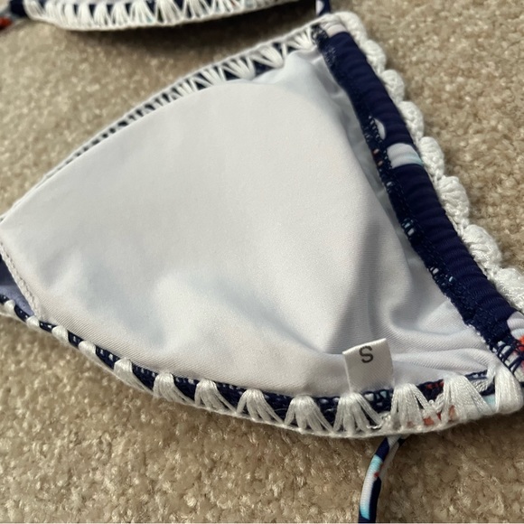 Cupshe blue and white floral two piece size small - Picture 3 of 5